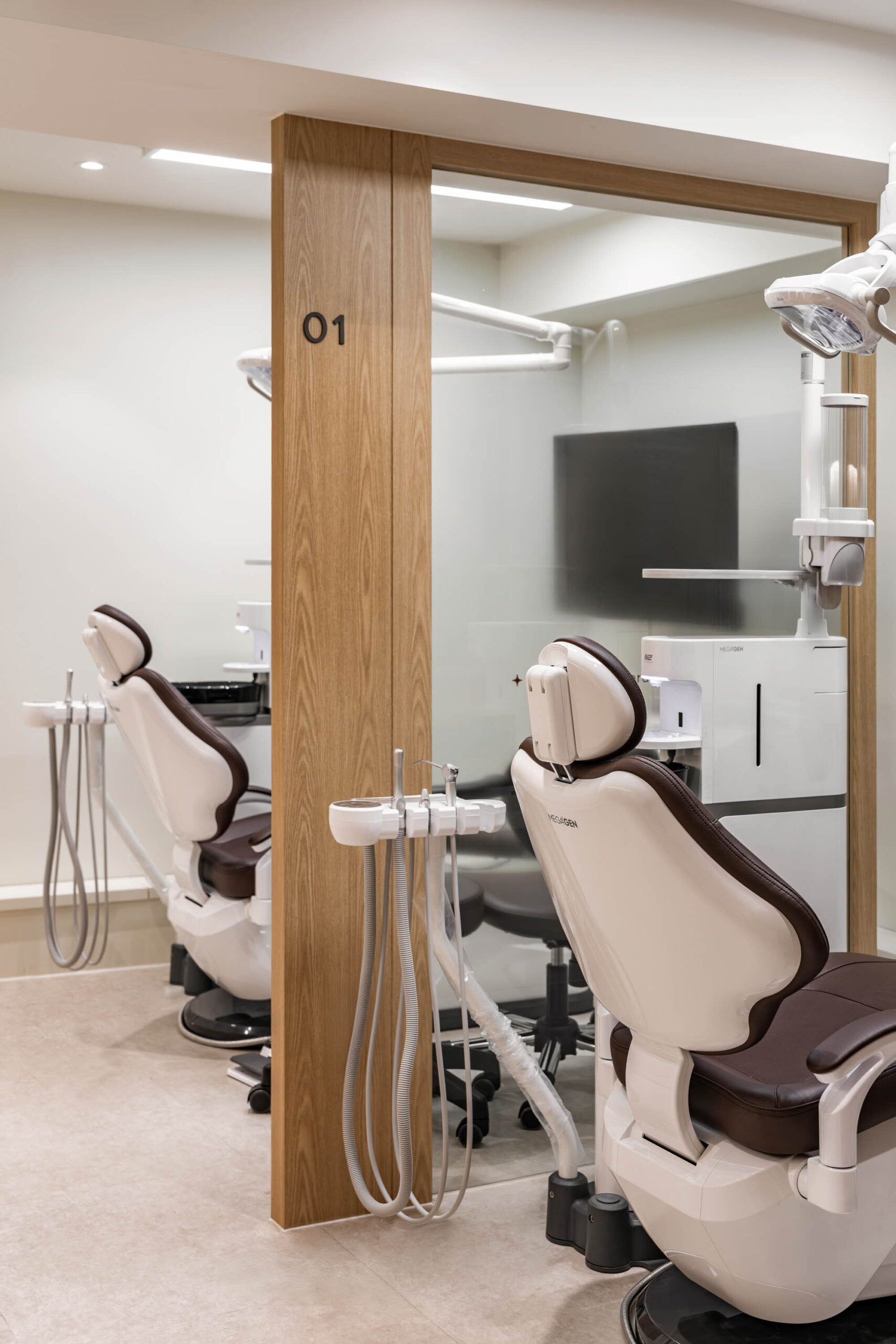 avec_030